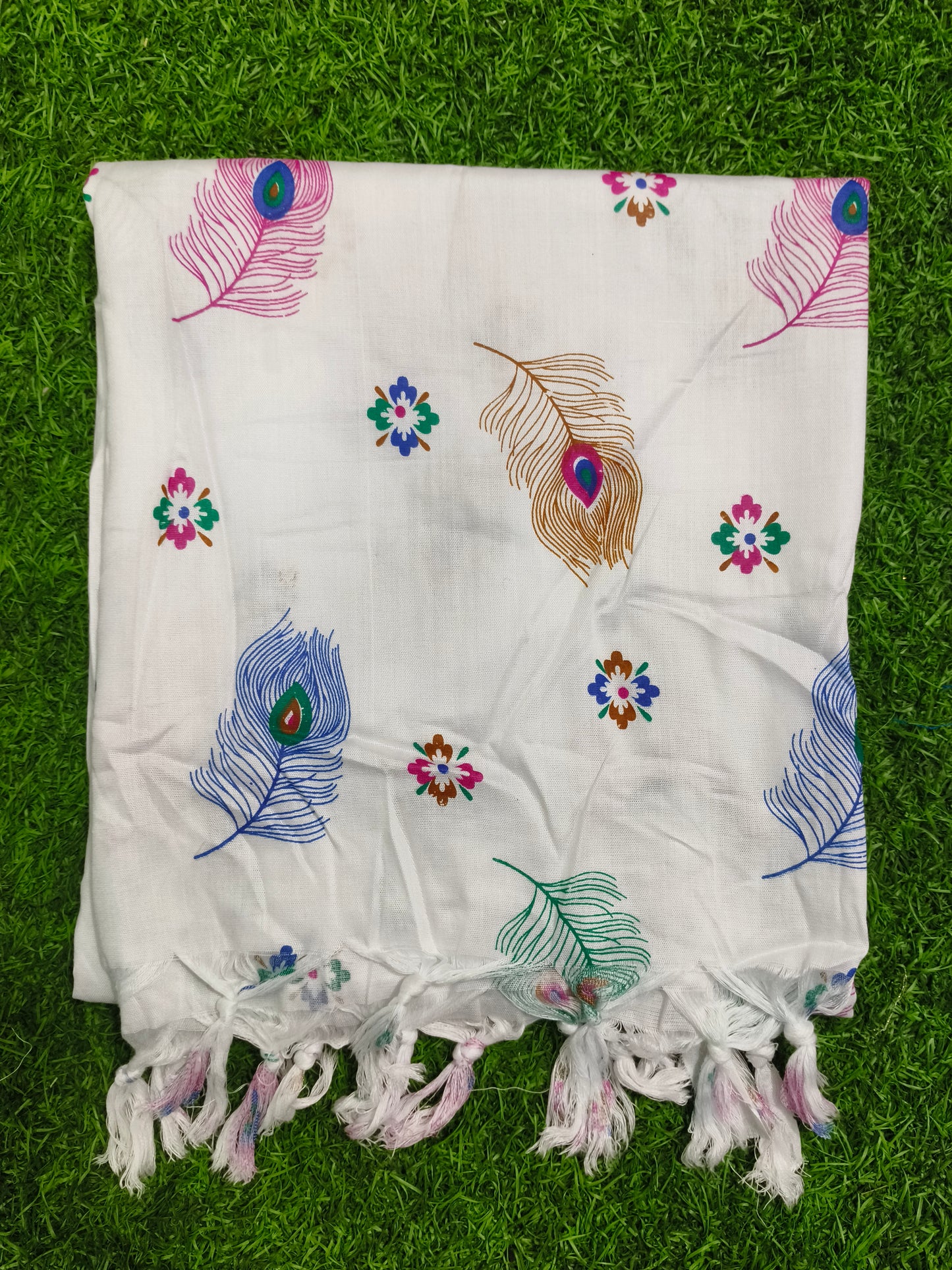 White Dupatta Feather