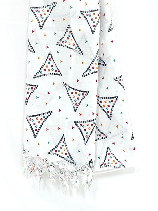 White Dupatta Triangle