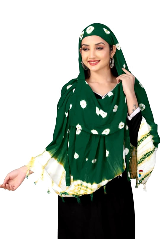 Elegant Green Bandhani Cotton Scarf with Tassel Edging – Soft & Stylish