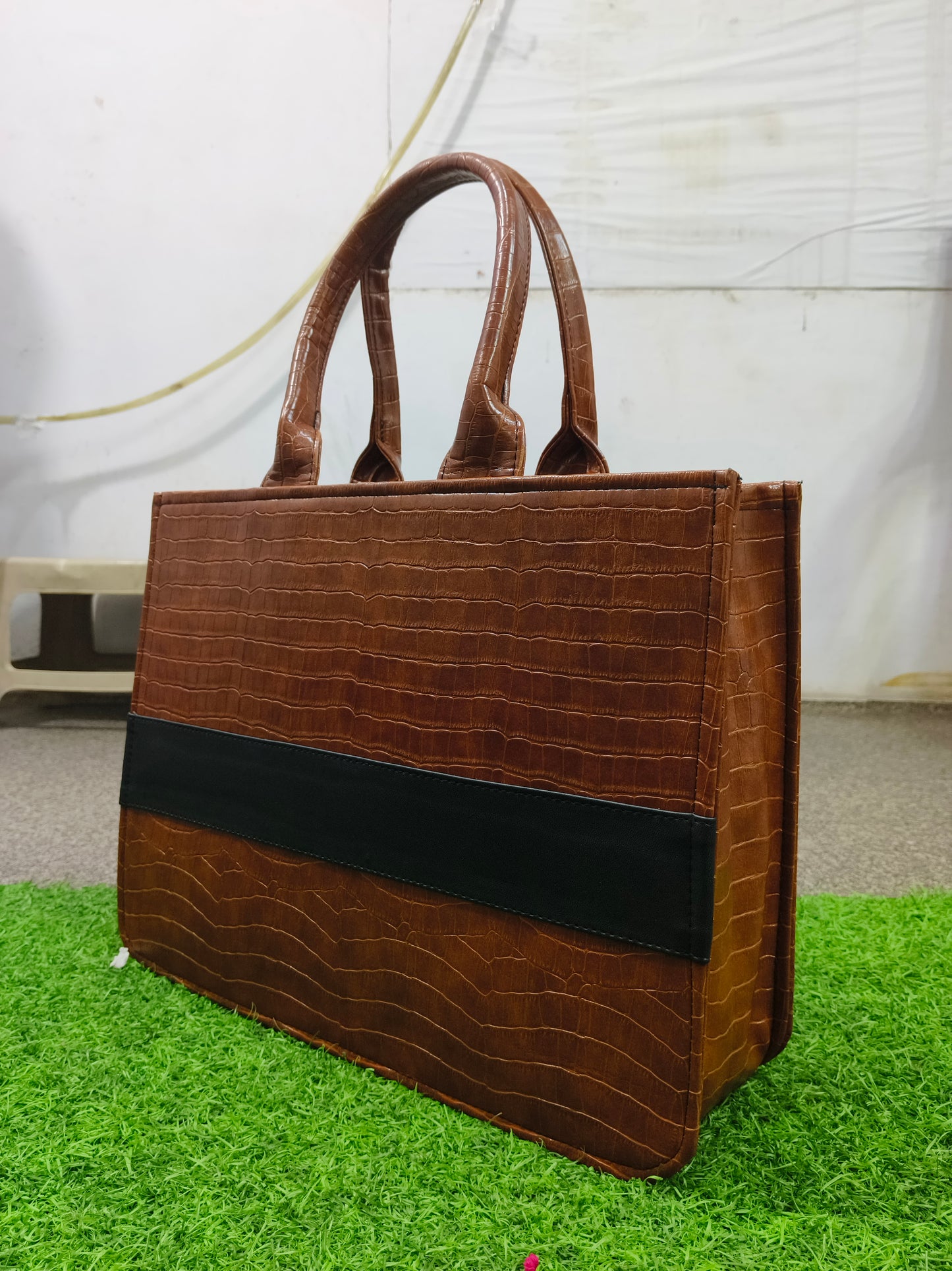 Croco Leather Bag (Brown)