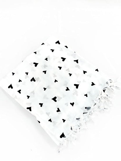 White Dupatta Black Dil